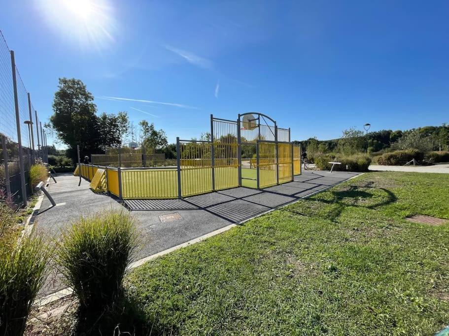 Maison 4 Personnes Dans Village Coeur Du Perche Avec Toutes Commodites Min 2 Nuits Holiday home